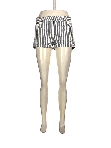 H&M Mini Şort %70 İndirimli.