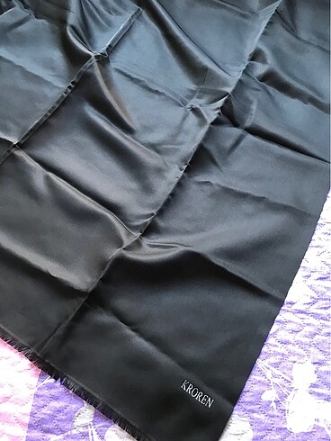 Siyah eşarp kolay şekil alır - Görsel 2