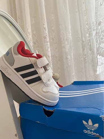 23 Beden beyaz Renk Adidas çocuk spor ayakkabı Orjinal????
