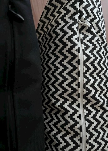 Siyah Desenli Kırlent Kılıfı | 30x50 - Görsel 3