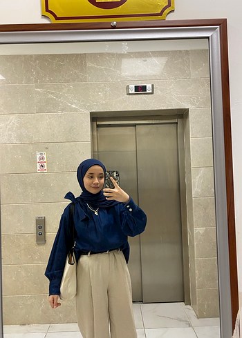 Zara Kadın Lacivert Kurdele Yakalı Denim Gömlek
