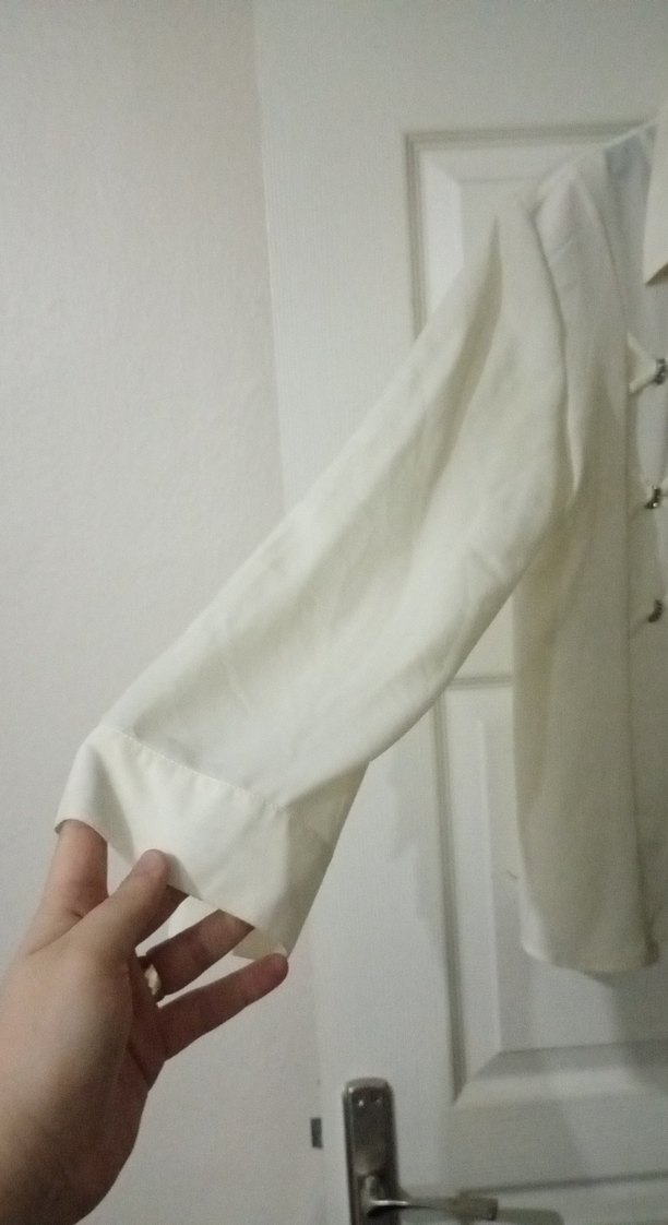 Düğmeli Beyaz Kadın Gömlek - Görsel 3