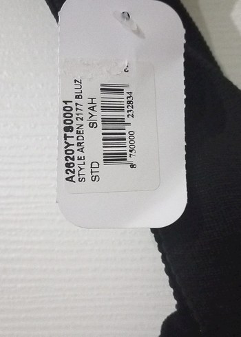 Kadın Siyah Kolsuz V Yaka Atlet - Görsel 4