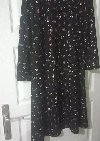 Siyah Çiçekli Uzun V Yaka Elbise - Görsel 6