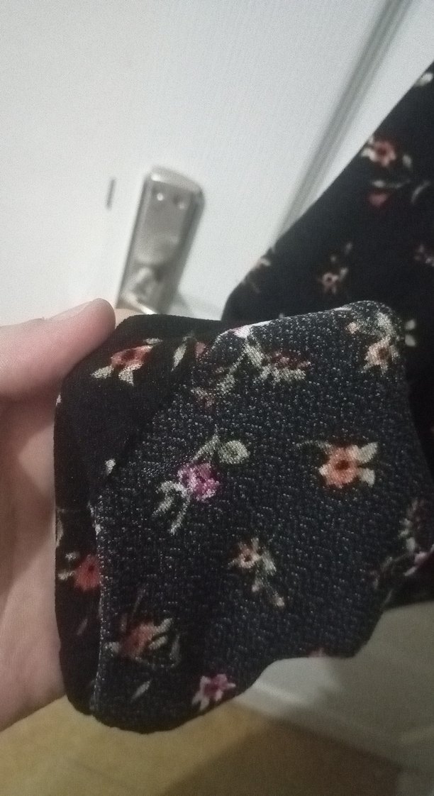 Siyah Çiçekli Uzun V Yaka Elbise - Görsel 2