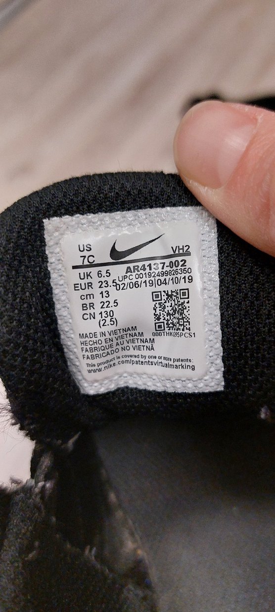 Siyah Erkek Çocuk Spor Ayakkabısı ve crocks terlik hediye - Görsel 2