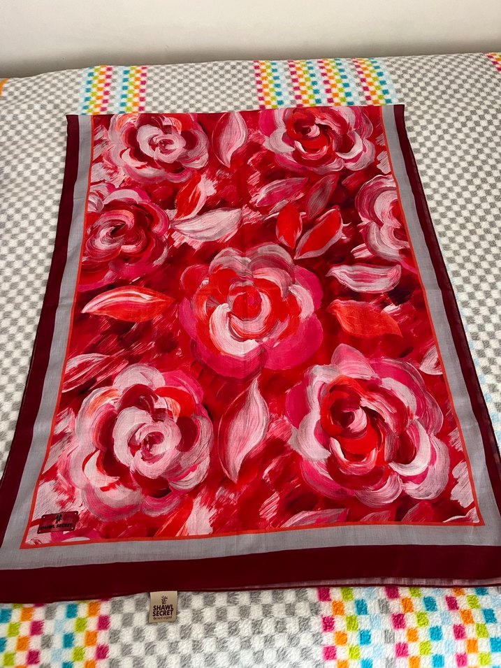 Kırmızı çiçek desenli şal - Görsel 2