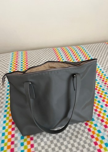 Gri Fermuarlı Kadın Çantası - Görsel 2