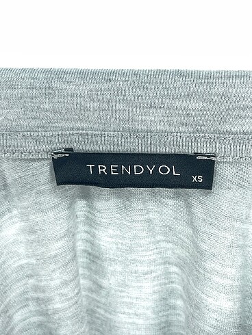 xs Beden gri Renk Trendyol & Milla T-shirt %70 İndirimli.