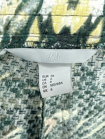 36 Beden yeşil Renk H&M Mini Şort %70 İndirimli.
