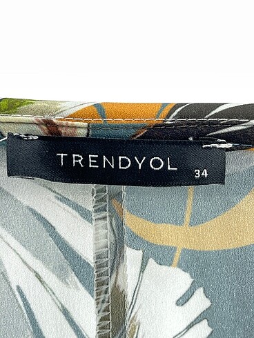 34 Beden çeşitli Renk Trendyol & Milla Kısa Tulum %70 İndirimli.
