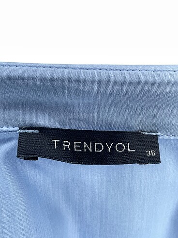36 Beden mavi Renk Trendyol & Milla Gömlek %70 İndirimli.