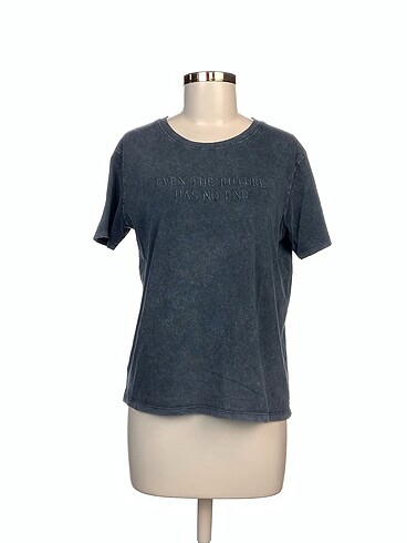 Zara T-shirt %70 İndirimli.