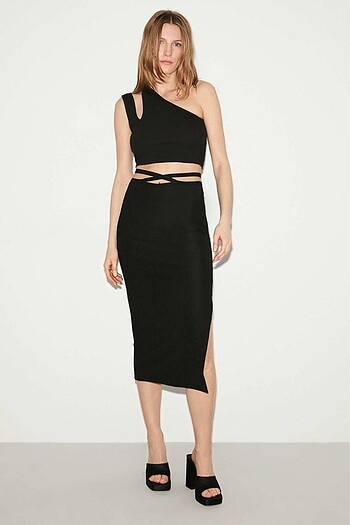 Siyah Crop