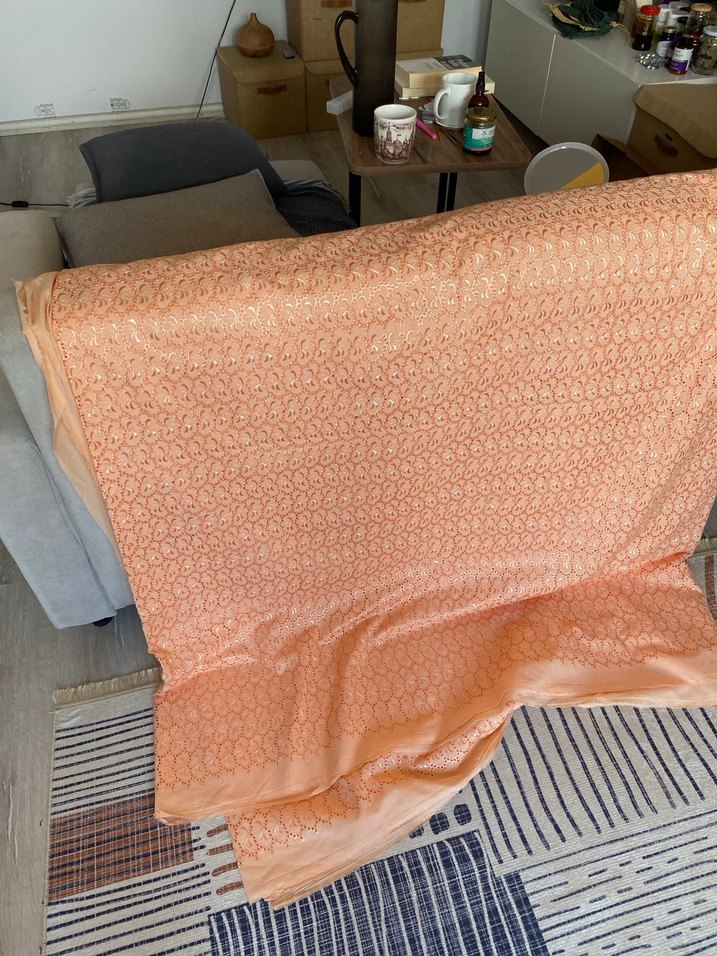 Nakışlı yavruağzı kumaş - Görsel 3