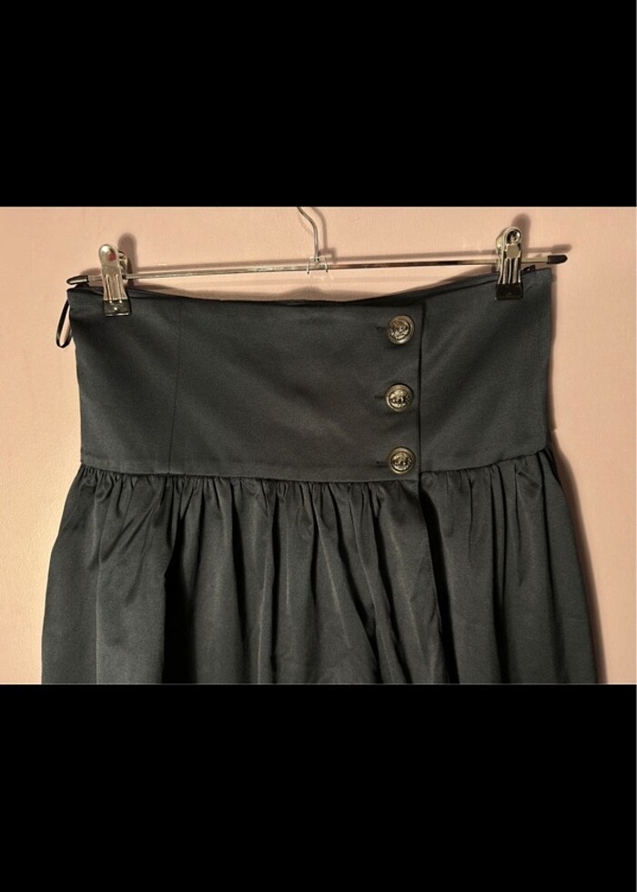 Yırtmaçlı Düğmeli Etek - Görsel 2