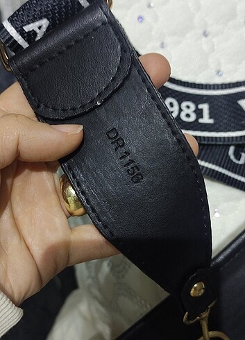 Beden siyah Renk İthal Guess sıfır çanta çok uygun