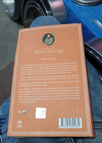  Beden Ezilenler - Fyodor Dostoyevski Romanı