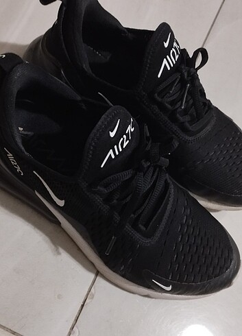 Nike Air 270