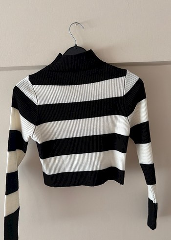 Çizgili Yüksek Yakalı Kadın Triko - Görsel 2