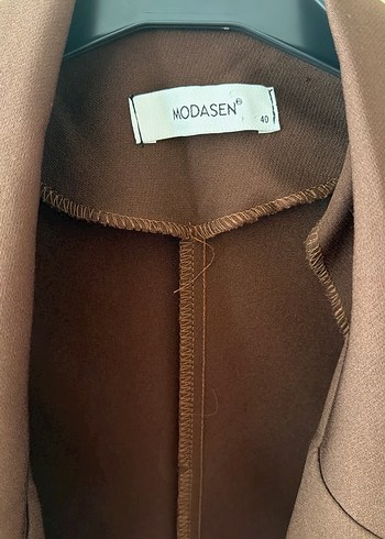 Düğmeli Kısa Kahverengi Kadın Blazer - Görsel 2