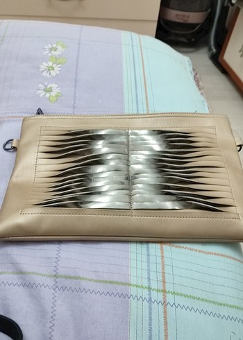 Bej Renkli Fermuarlı Kadın Clutch Çanta
