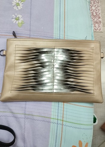 Diğer Bej Renkli Fermuarlı Kadın Clutch Çanta