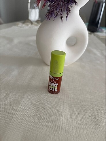 NYX Lip Oil 07