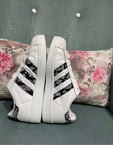 37,5 Beden Adidas bayan spor ayakkabısı
