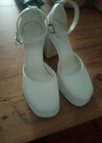 Klasik Beyaz Prenses Gelinlik  tarlatan ve ayakkabı - Görsel 3