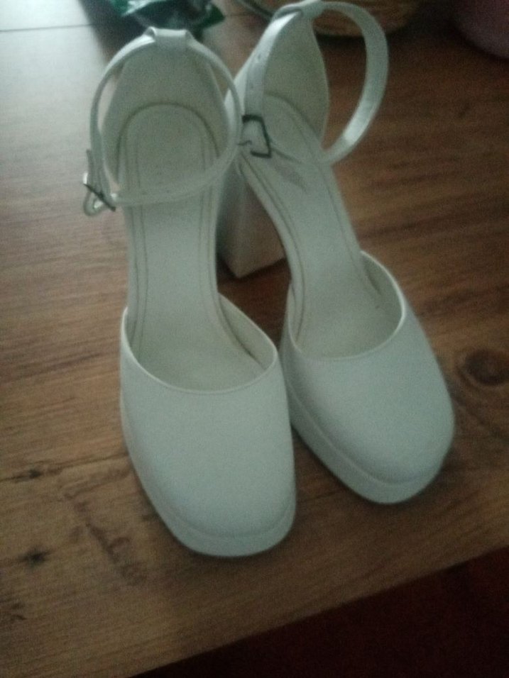 Klasik Beyaz Prenses Gelinlik  tarlatan ve ayakkabı - Görsel 3