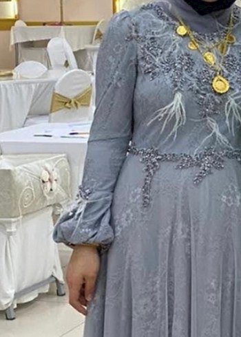Gri İşlemeli Uzun Abiye Elbise