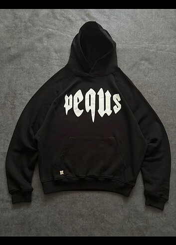 PEQUS SWEATSHIRT