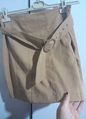 Mini bej rengi etek