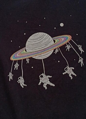 s Beden Satürnde sallanan astronotlar t-shirt 