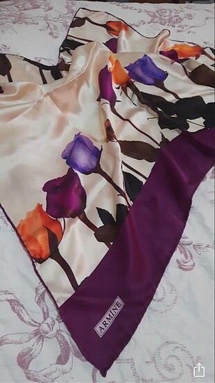 Armine İpek Eşarp