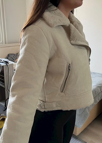 Stradivarius Krem Stradivarius biker mont kürklü