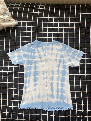 xs Beden Batik desenli mavi stradivarius tshirt
