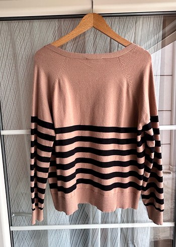 V Yaka Çizgili Bej Kadın Triko Kazak - Görsel 2