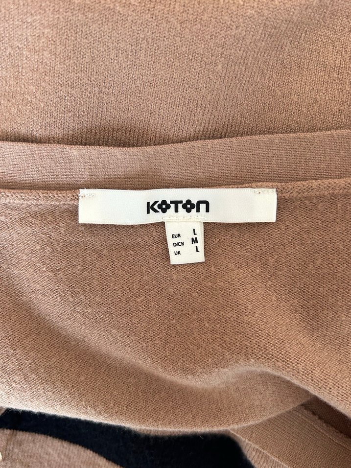 V Yaka Çizgili Bej Kadın Triko Kazak - Görsel 3