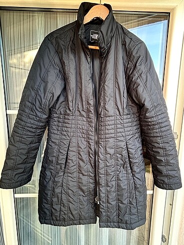 The North Face outdoor mont.