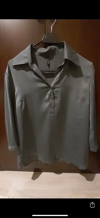 Batik marka, az kullanılmış, sorunsuz bluz . - Görsel 2
