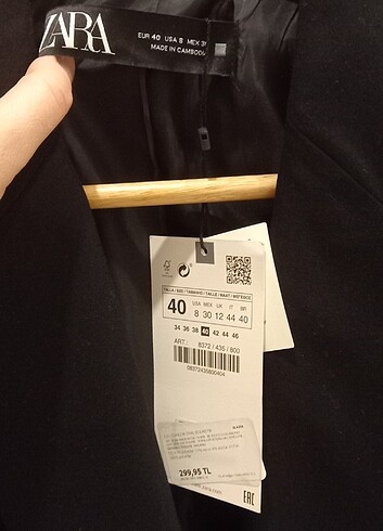 40 Beden siyah Renk Zara etiketli ceket
