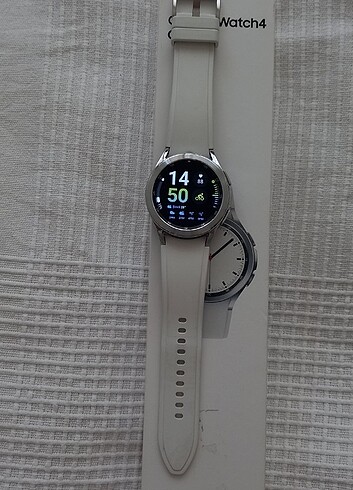 m Beden beyaz Renk Samsung watch 4 classic akilli saat