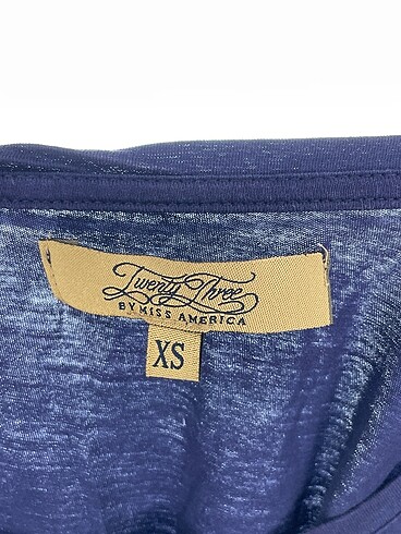 xs Beden lacivert Renk PreLoved T-shirt %70 İndirimli.