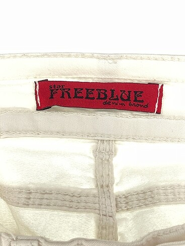 27 Beden beyaz Renk PreLoved Jean / Kot %70 İndirimli.