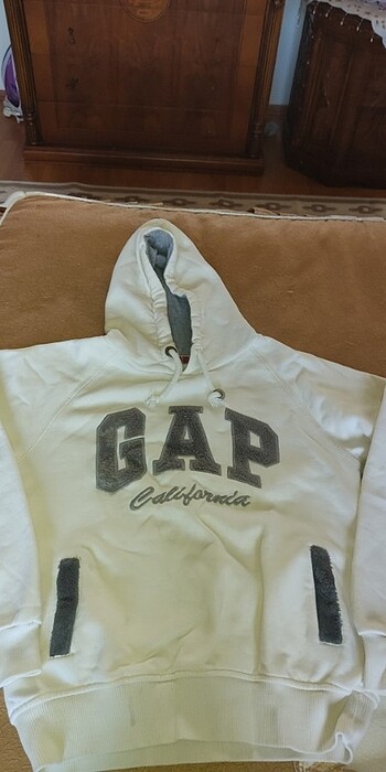 Beyaz GAP sweatshirt