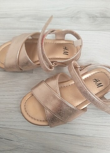 23 Beden H&m sandalet çok az kullanıldı