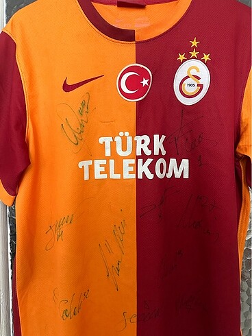Nike GS İMZALI FORMA 8000 ?