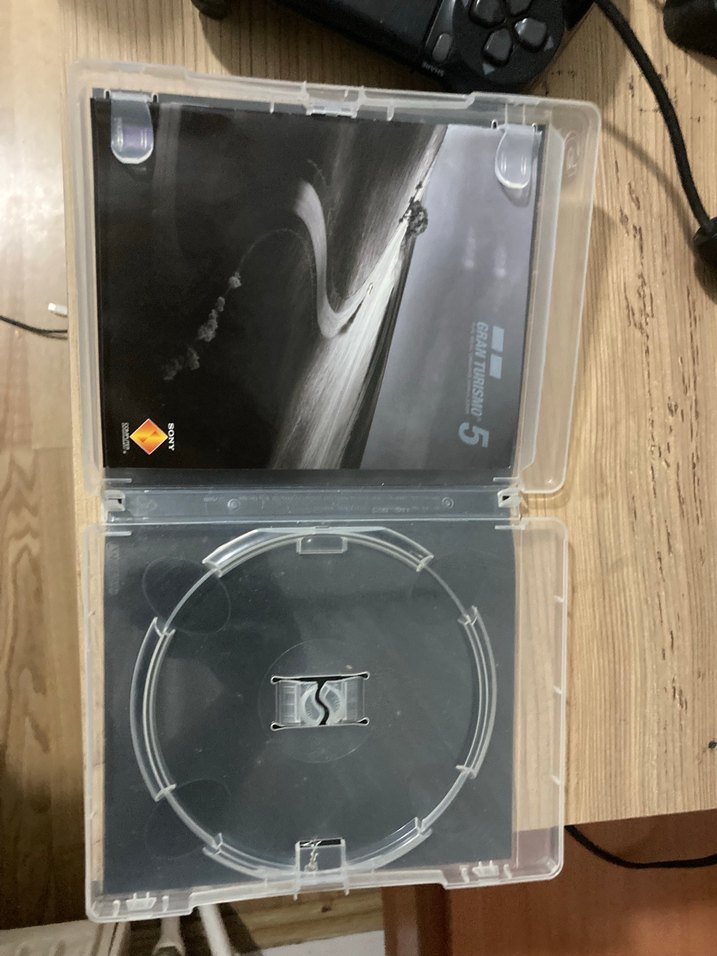 Gran Turismo 5 PS3 Yarış Oyunu Kutusu cd yoktur - Görsel 4